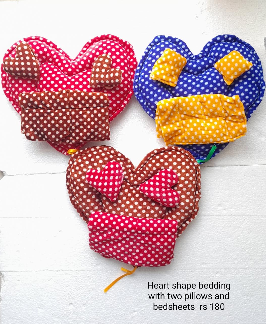 Heart shape Woolen bistar set