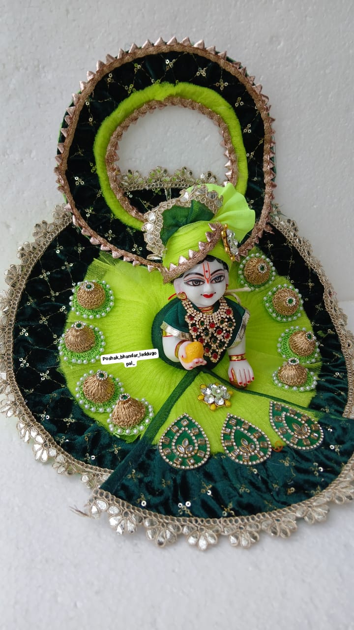 6/7 no. Heavy green dress with pagdi
