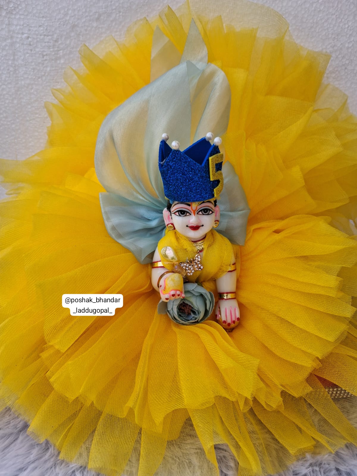 Fancy poshak 6 no. Only