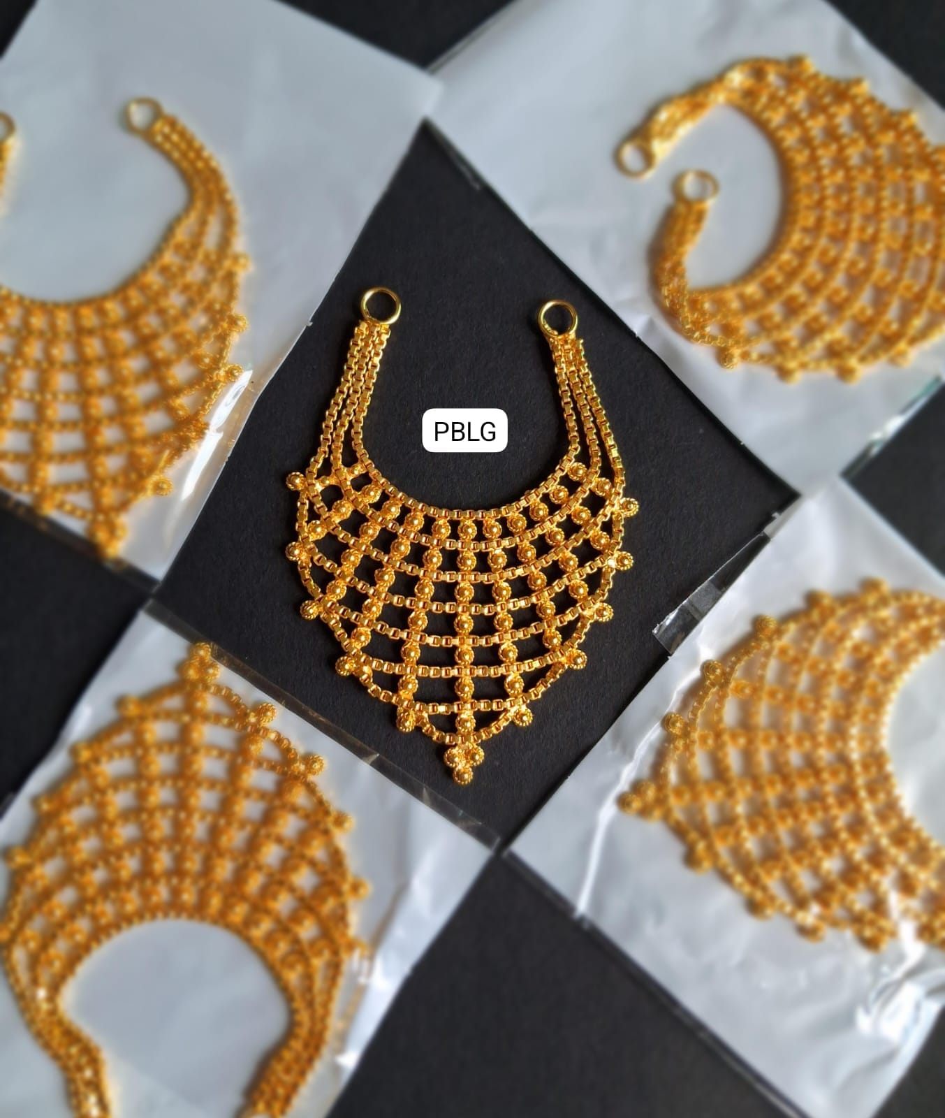Heavy golden choker