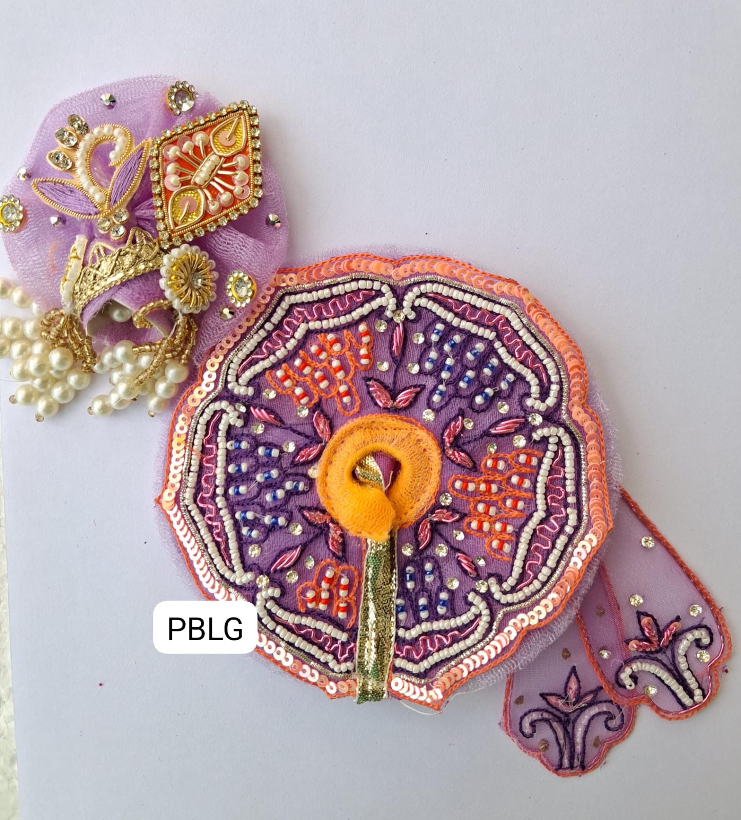 0/1 no. Heavy handwork dress with pagdi