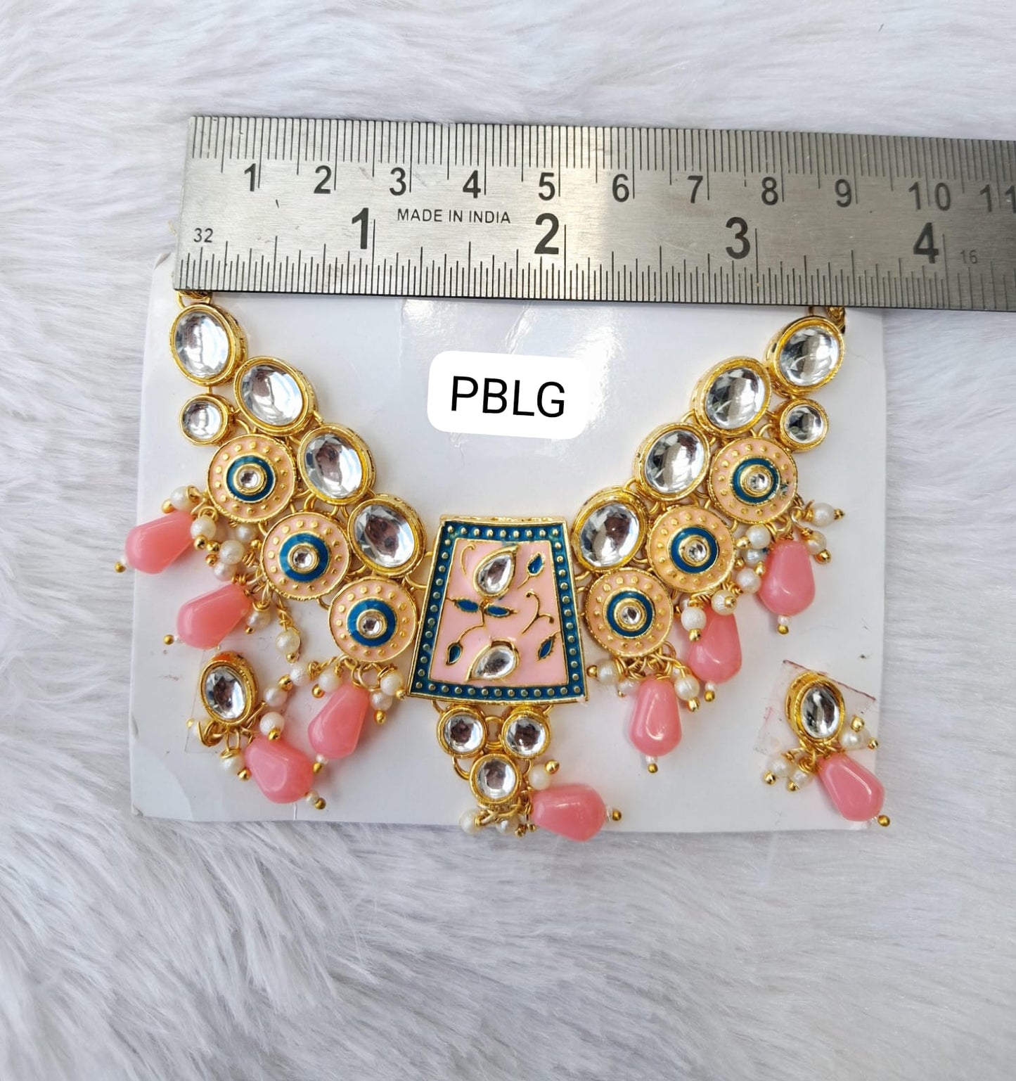 Heavy choker + earing