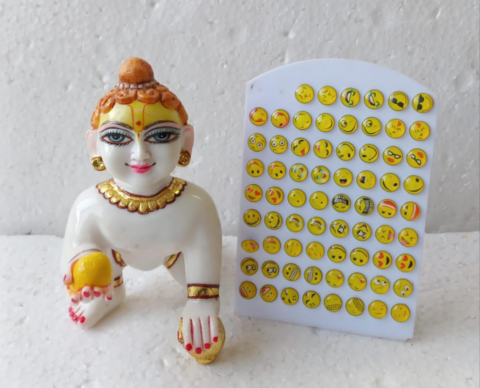 Emoji earing (piercing)