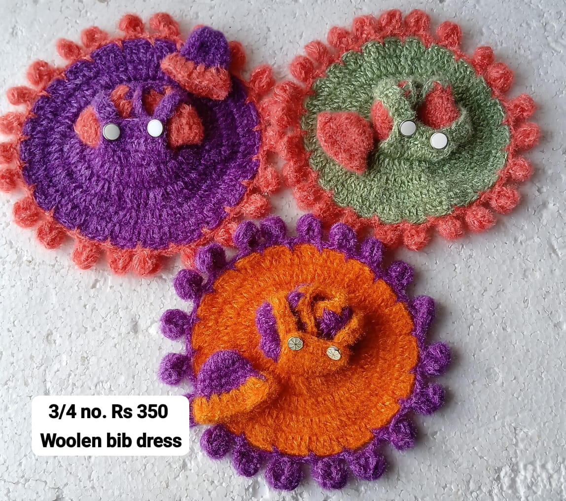 Woolen bib dress with cap