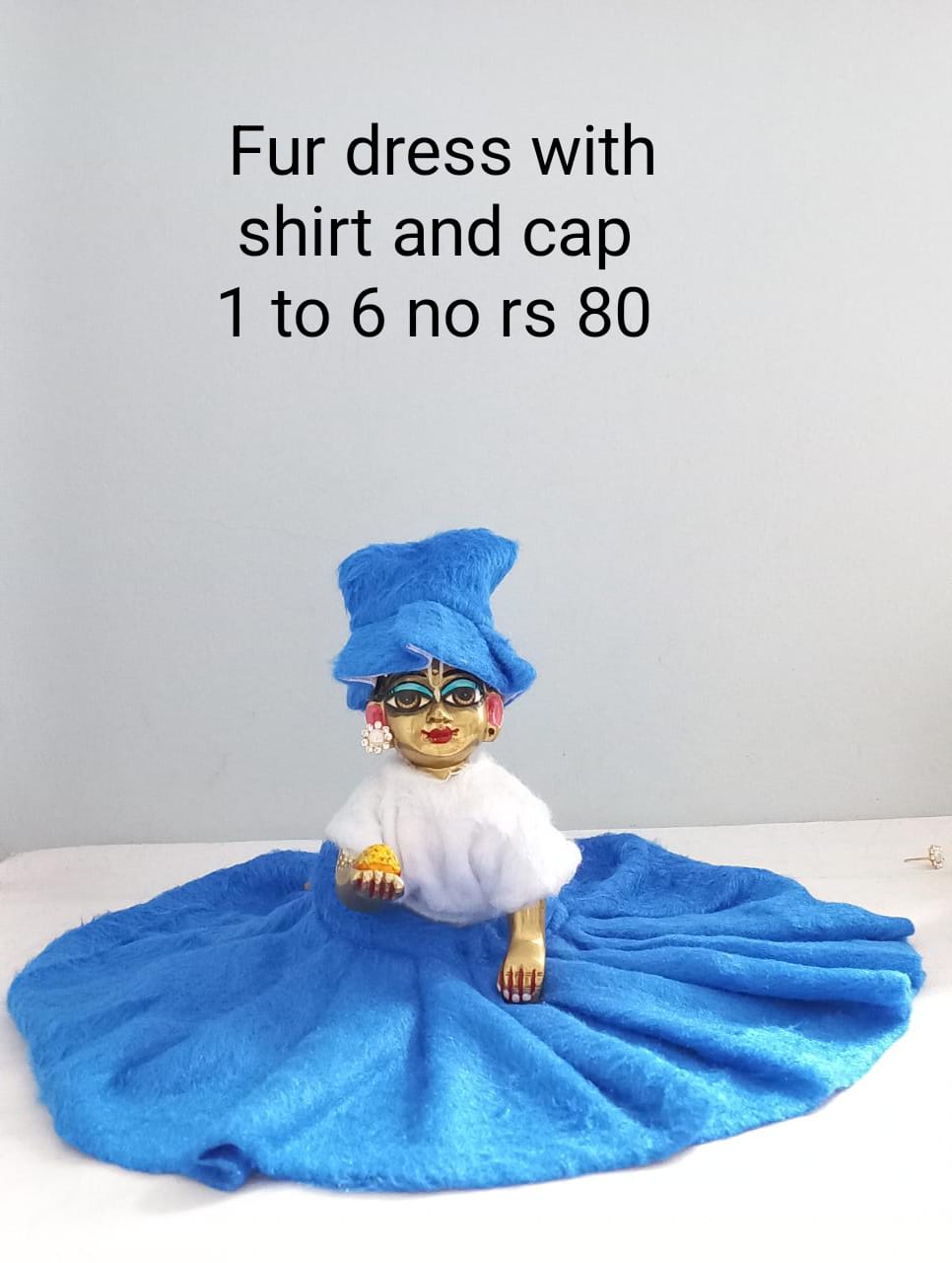 Woolen dress with cap