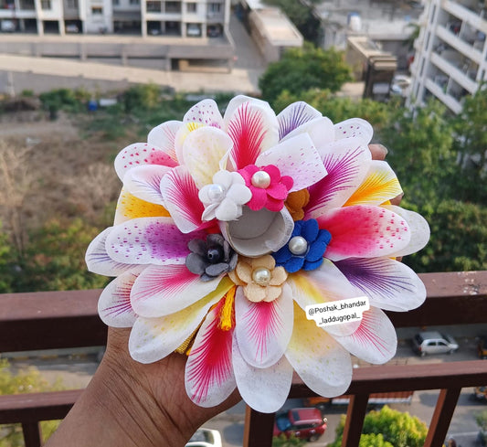 2 / 3 no. Flower dress with pagdi