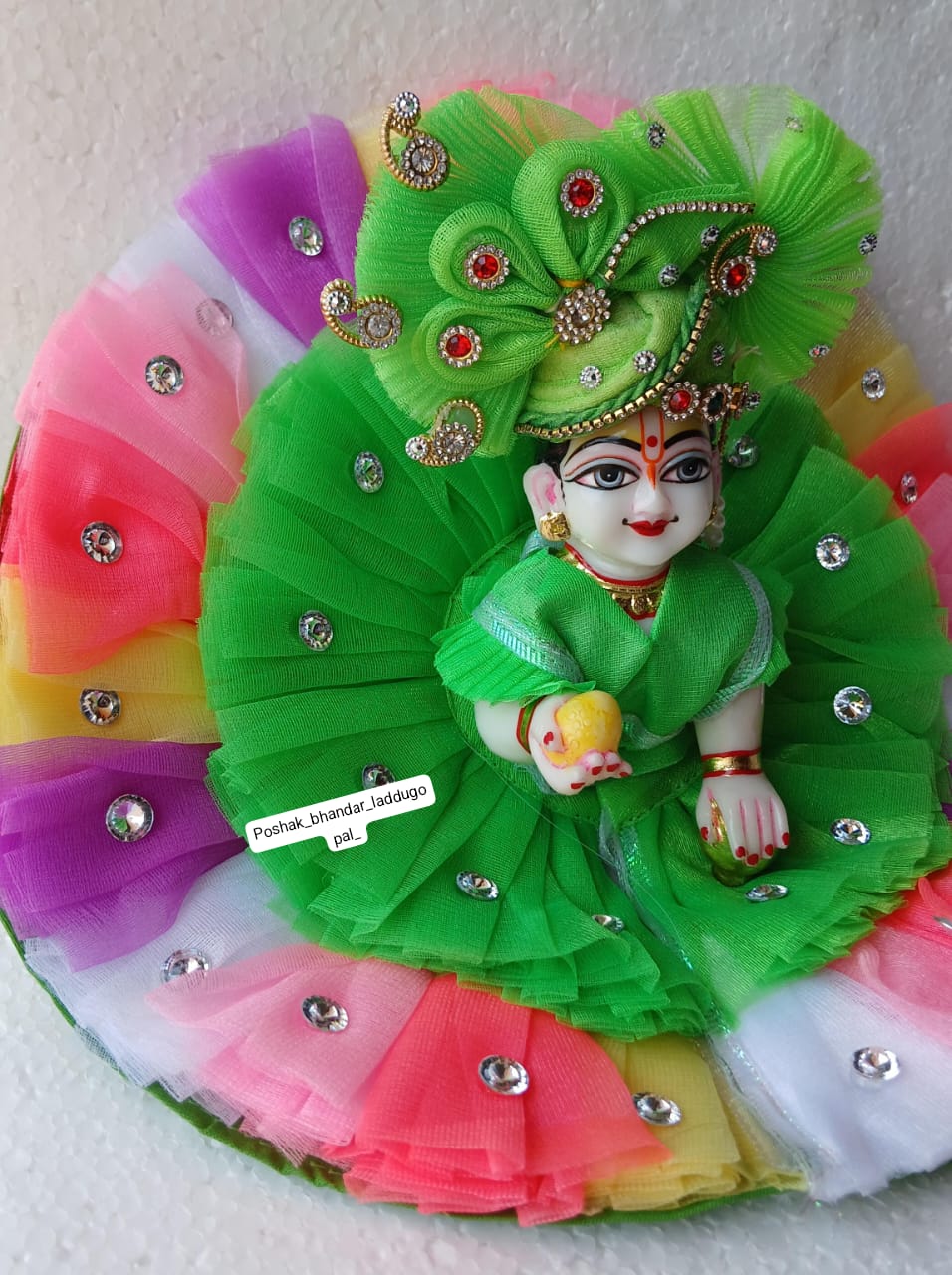 6  no. Heavy drees with pagdi