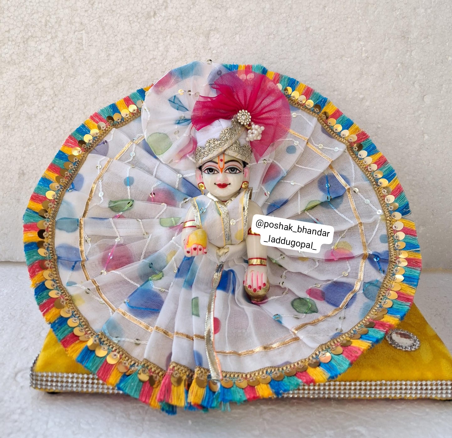 White heavy dress with pagdi
