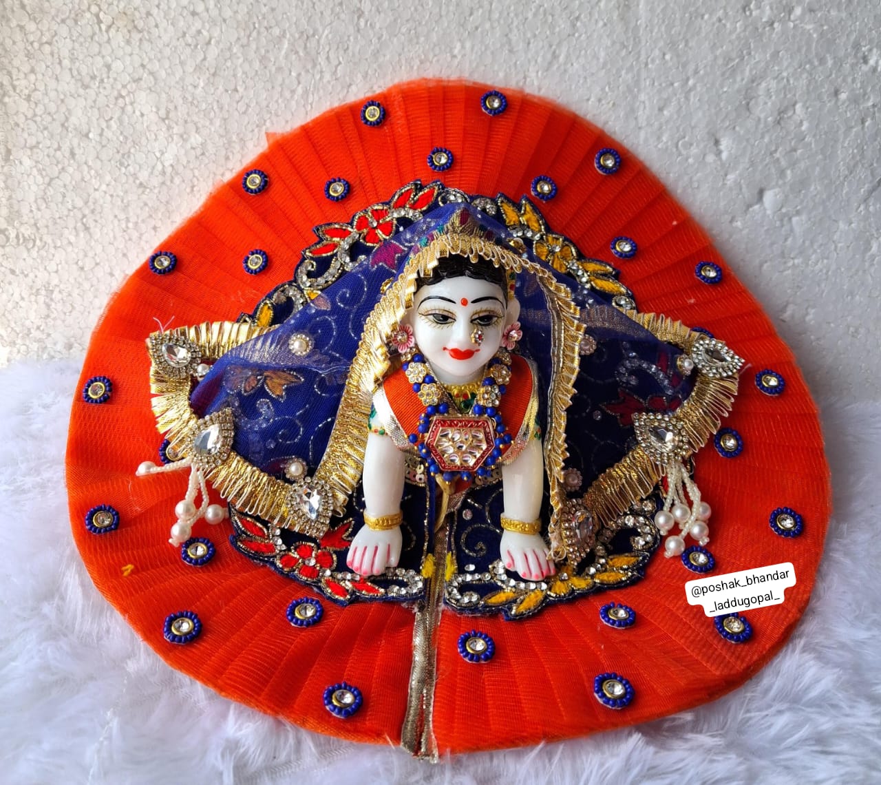 Heavy handwork dress with heavy dupatta for radha ji 6 or 7 size