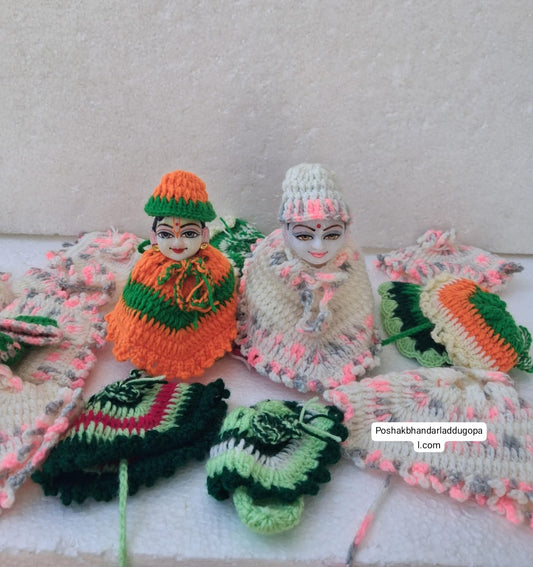 Woolen pounchu cap set