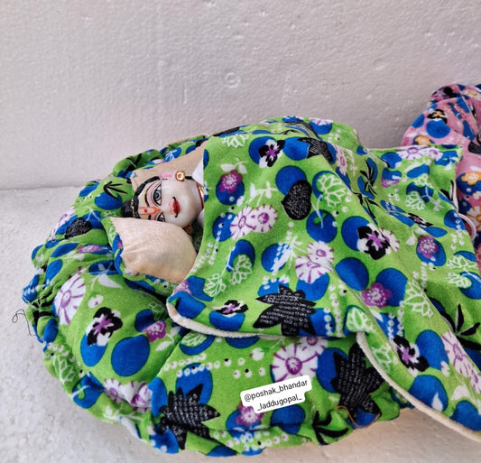Reversible winter bedding