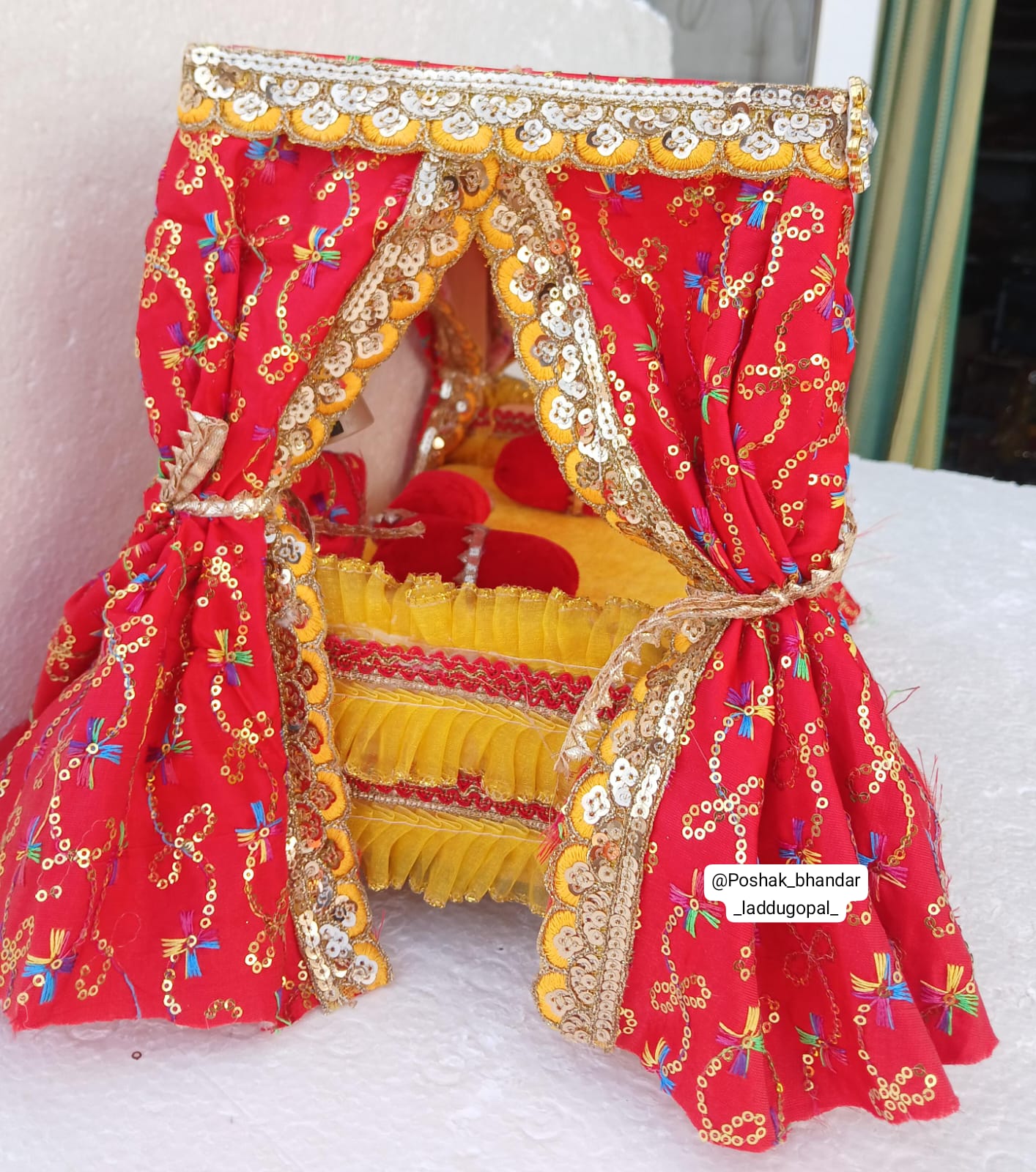 Shahi bed for gopal ji