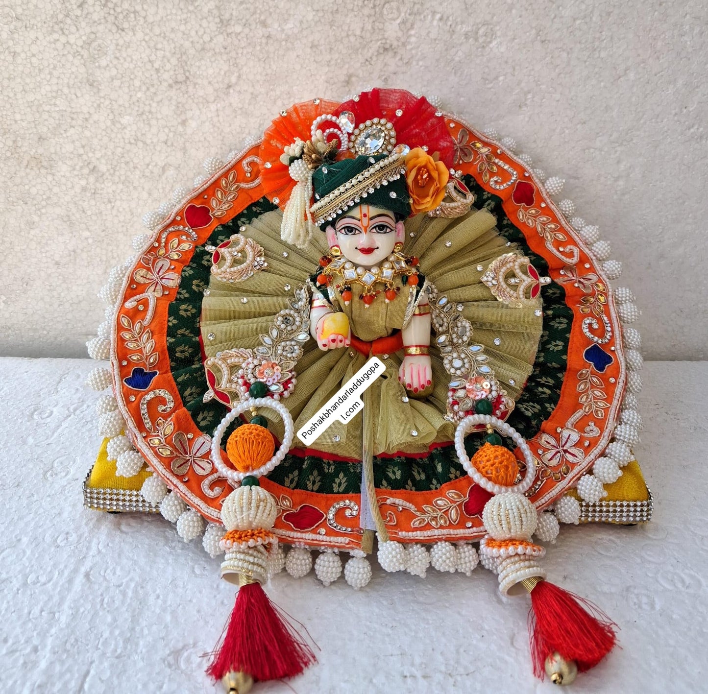 Manmohak poshak with pagdi and patka