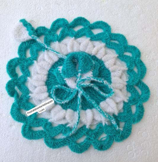 Woolen dress with cap