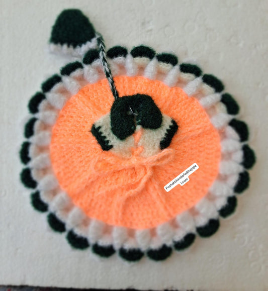 Woolen dress with cap