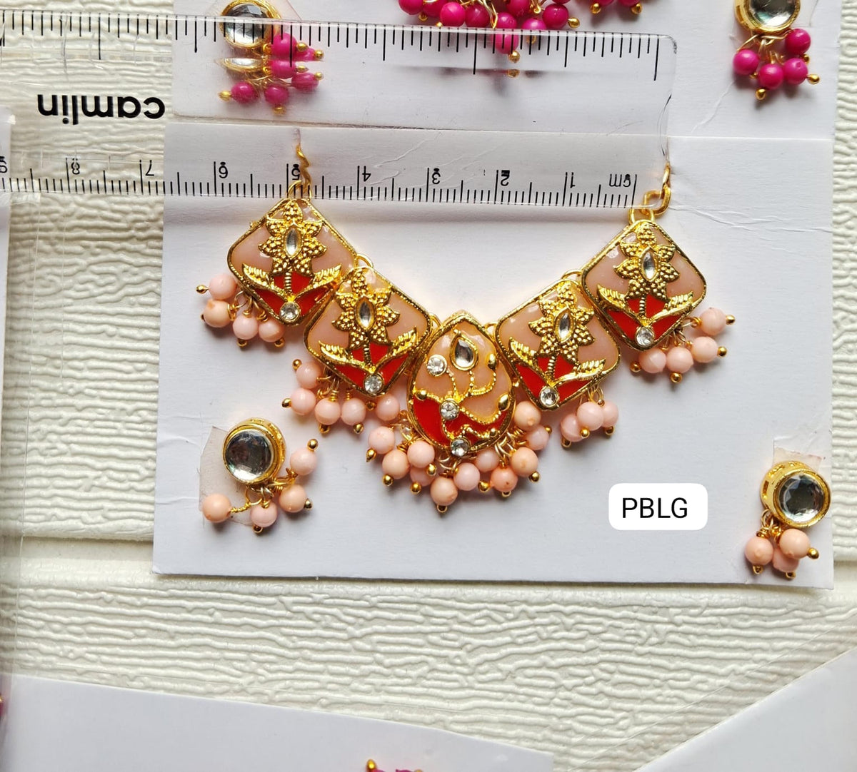 Heavy chokers with earrings