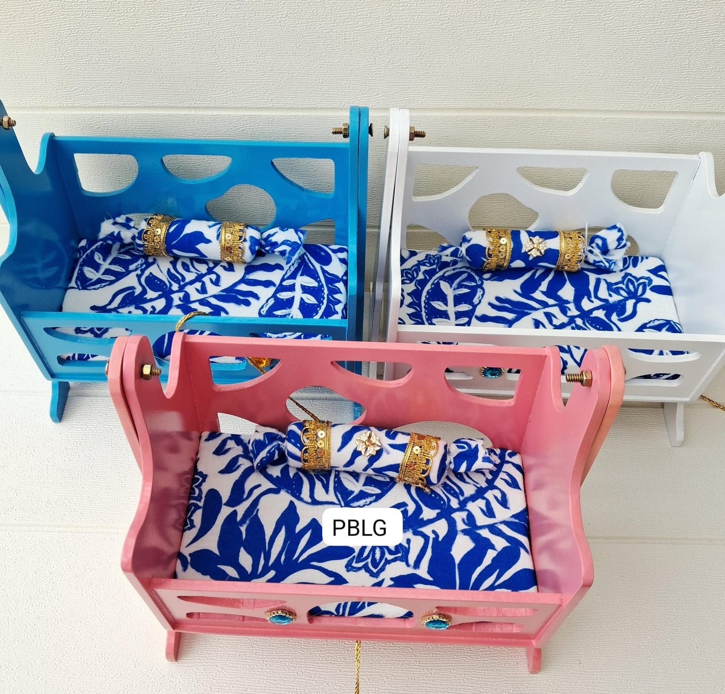 Medium size cradle