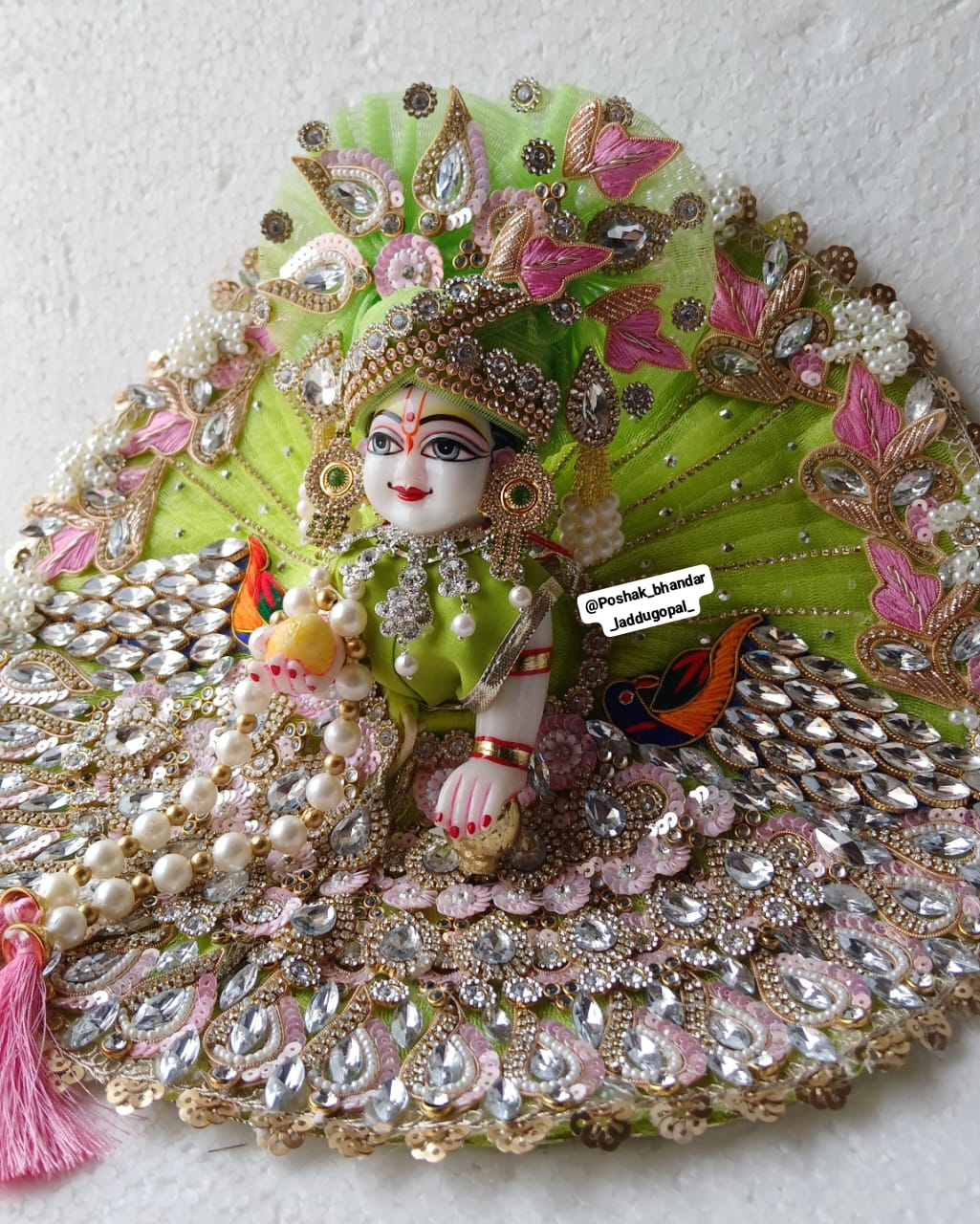 Beautiful poshak with heavy pagdi (2/3/4 no.)