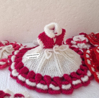 Woolen dress with cap