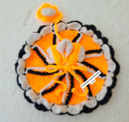 Woolen dress with cap