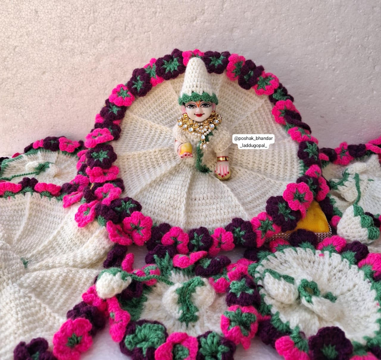 Bouquet dress with cap 0/3/7 no. Available