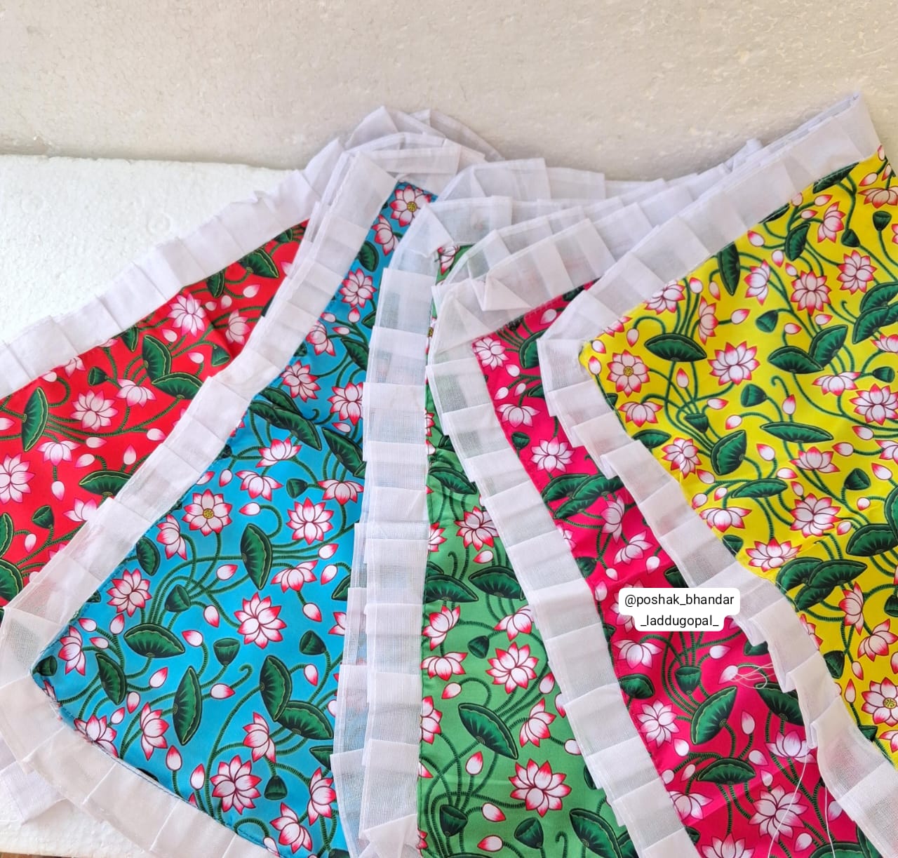 Lotus print pichwai