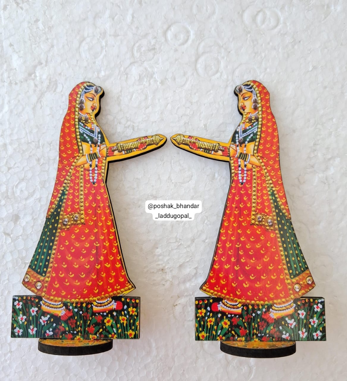 Sakhi with pichkari set