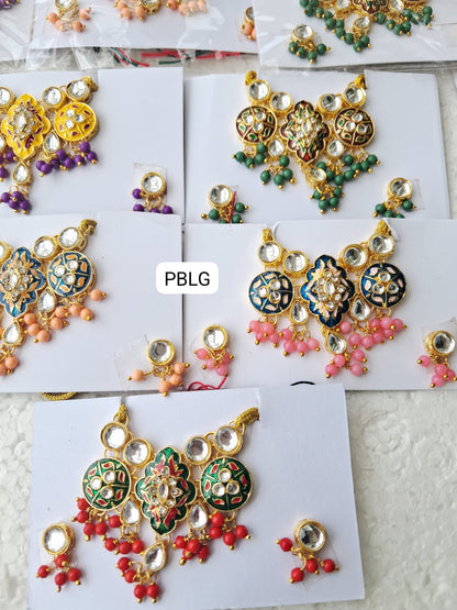 Heavy chokers with earrings