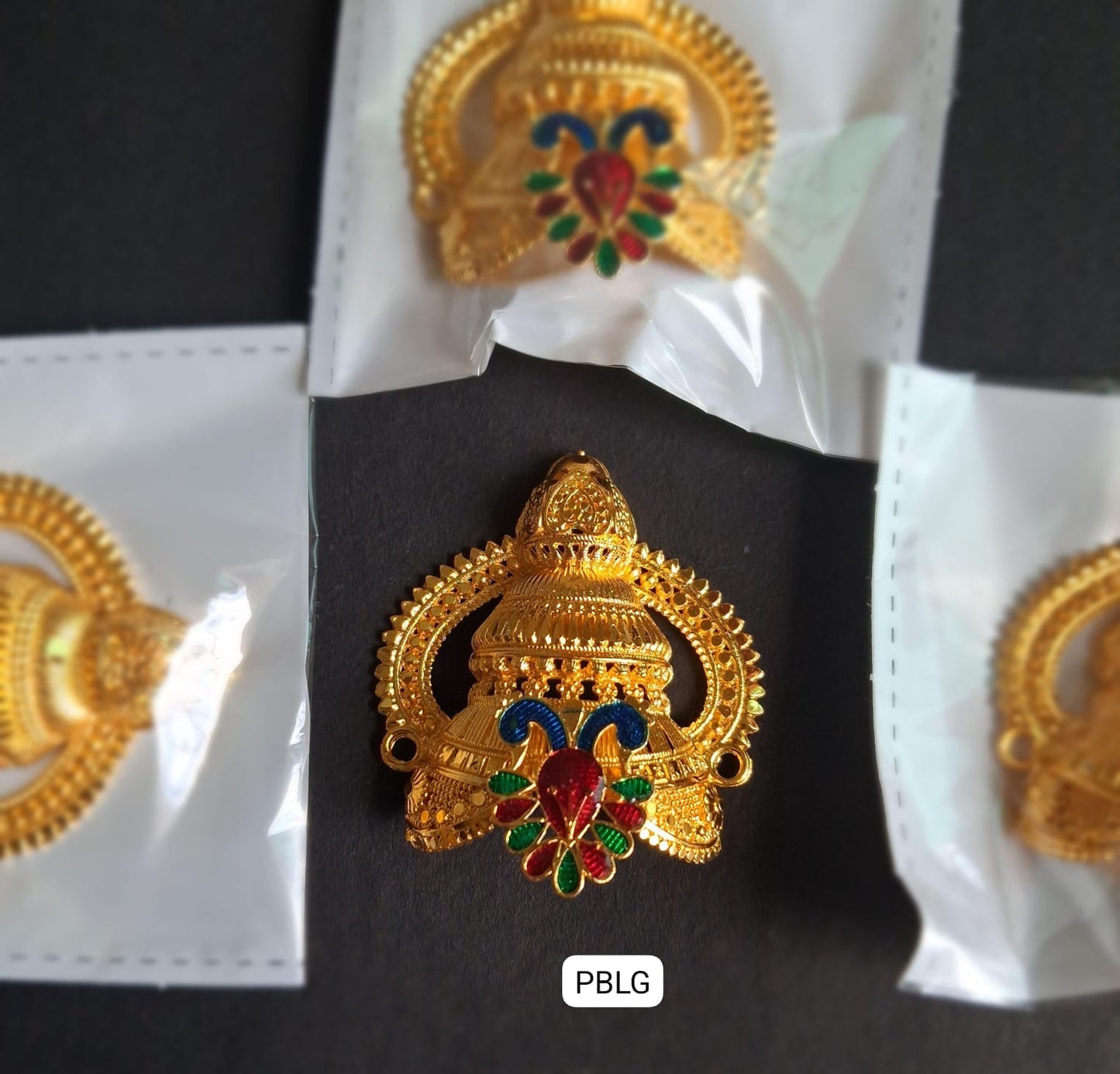 4/5 no. Size heavy golden mukut