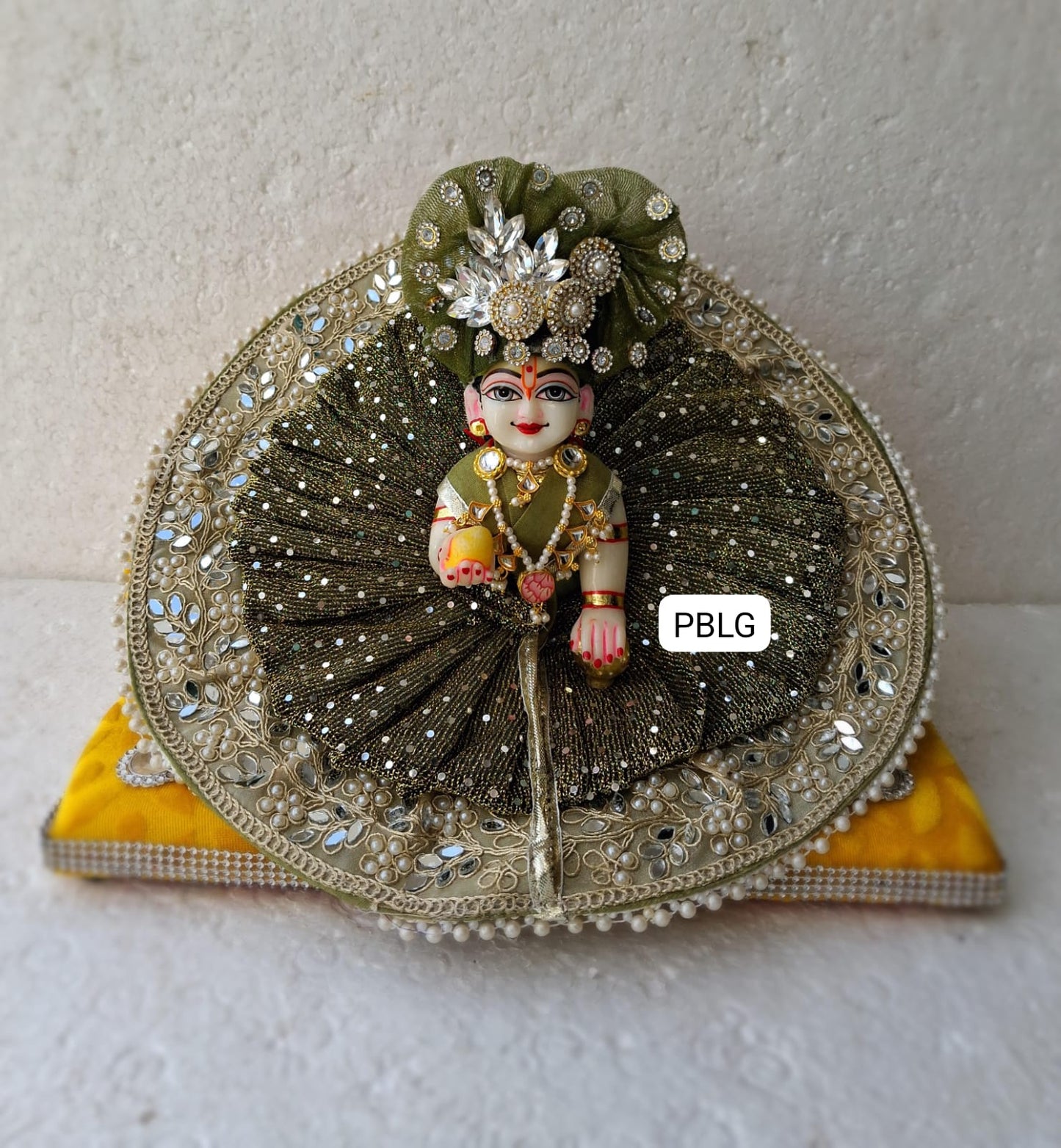 Unique heavy dress with pagdi