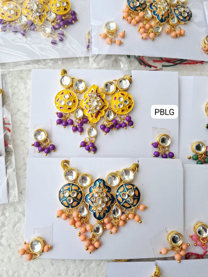 Heavy chokers with earrings