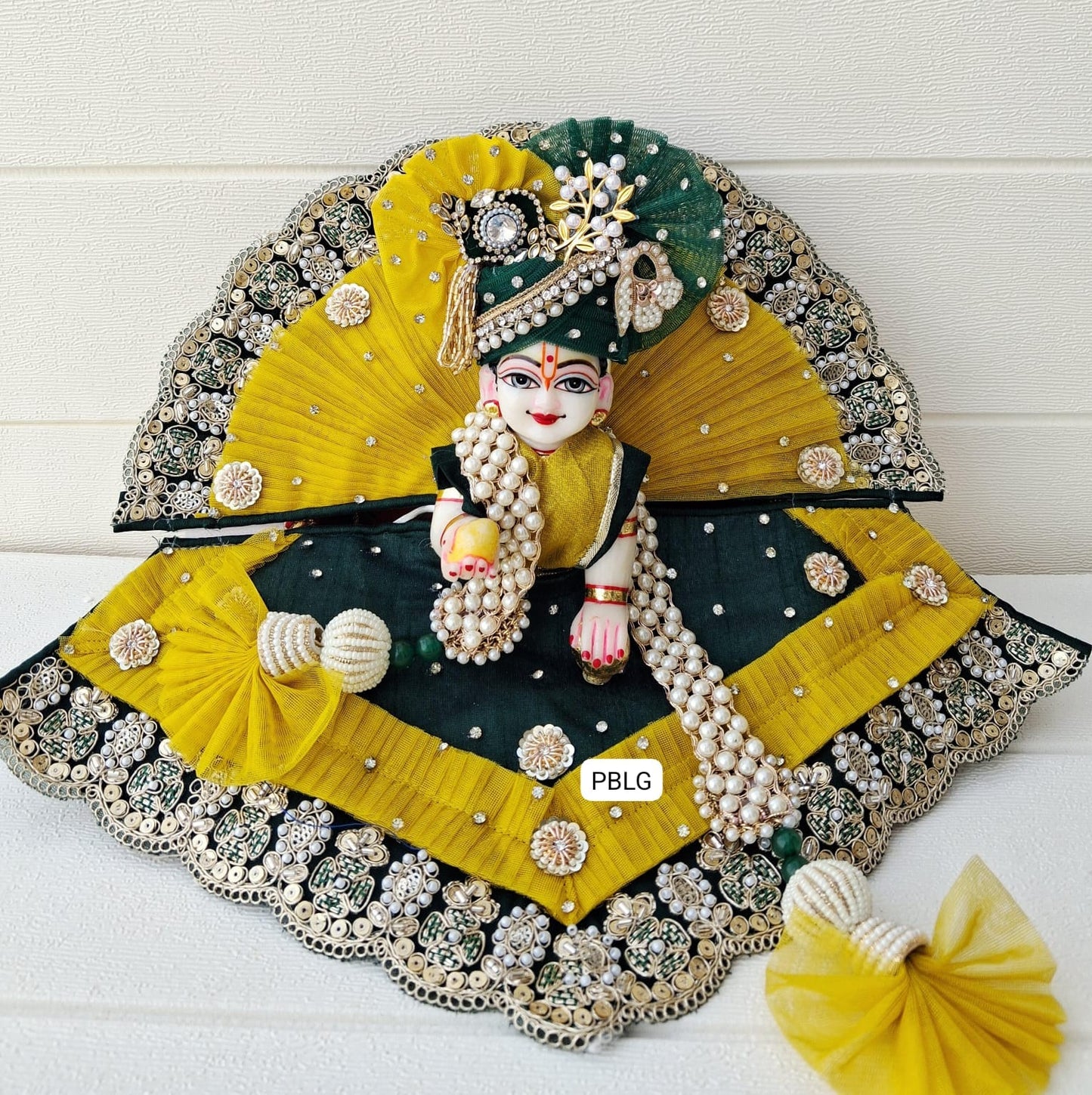 Heavy unique design poshak (2/6 no. Only )