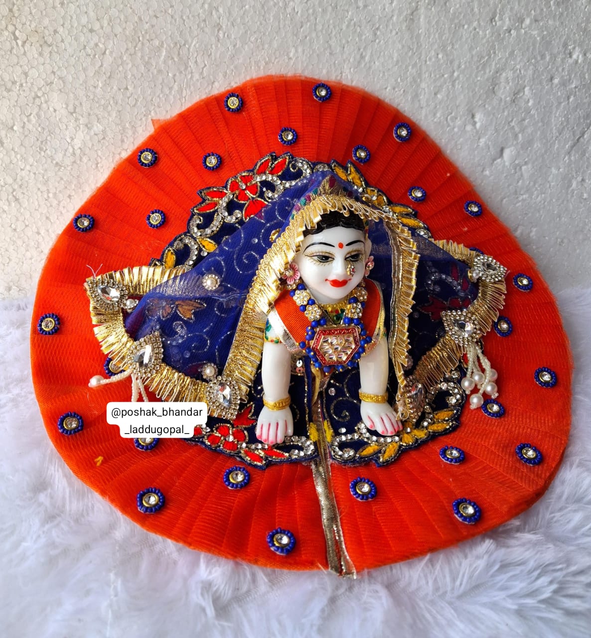 Heavy handwork dress with heavy dupatta for radha ji 6 or 7 size