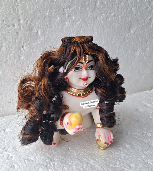 Highlighted curly hair