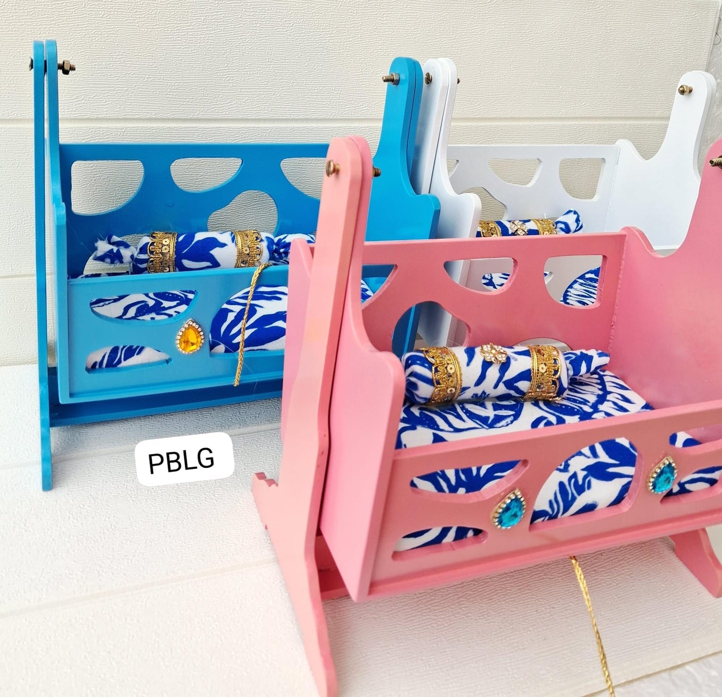 Medium size cradle