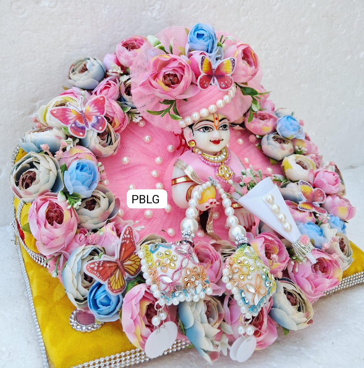 Pretty floral 🦋 poshak