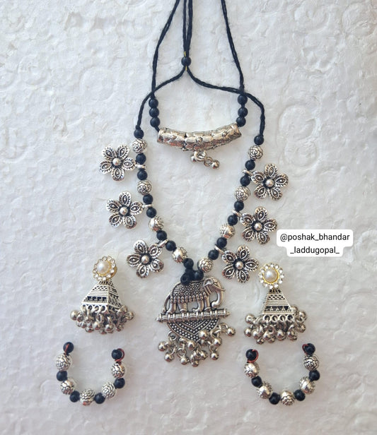 Black metal jewellery set