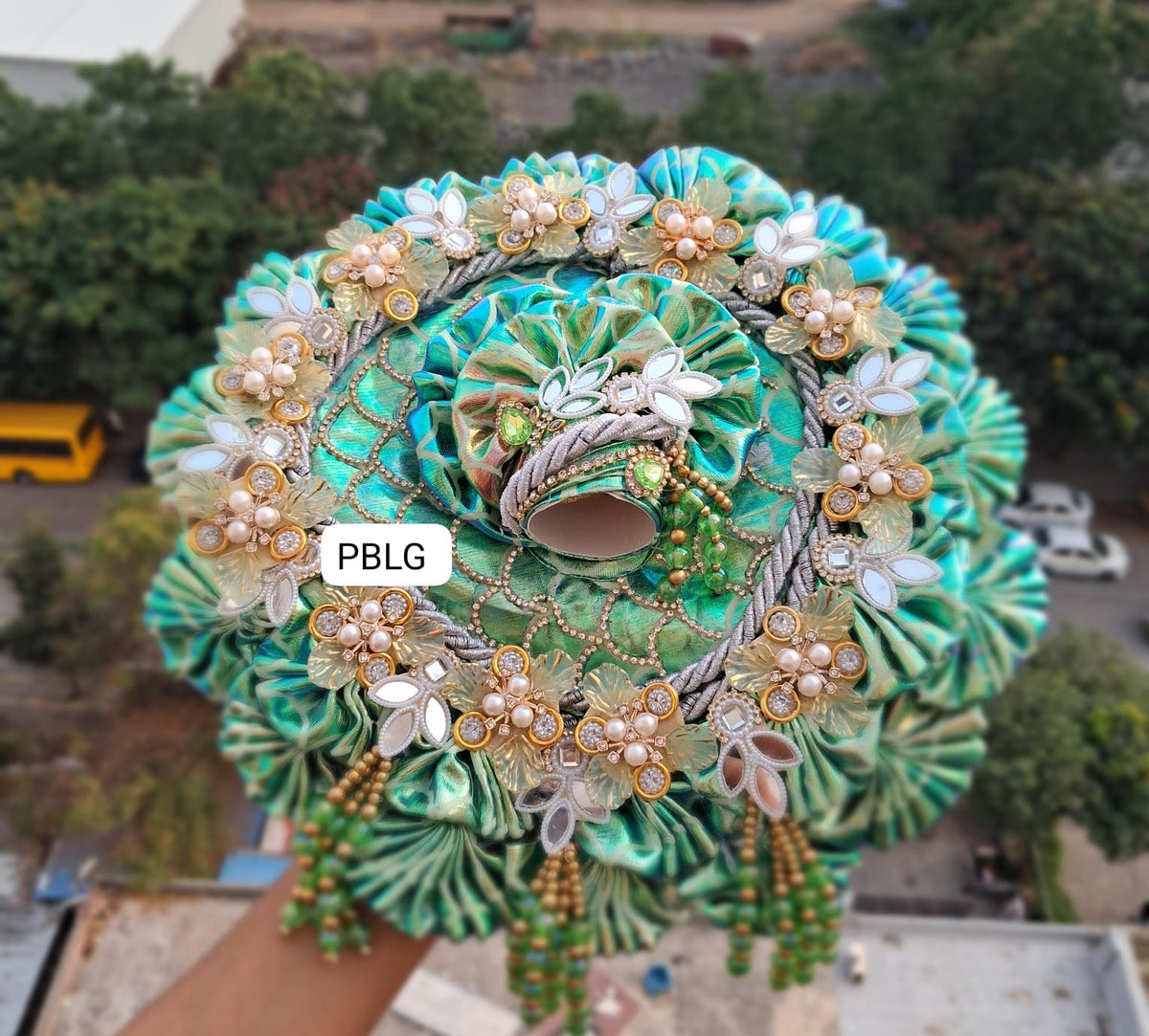 Heavy unique design poshak
