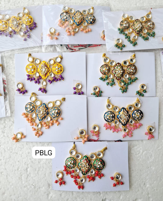 Heavy chokers with earrings