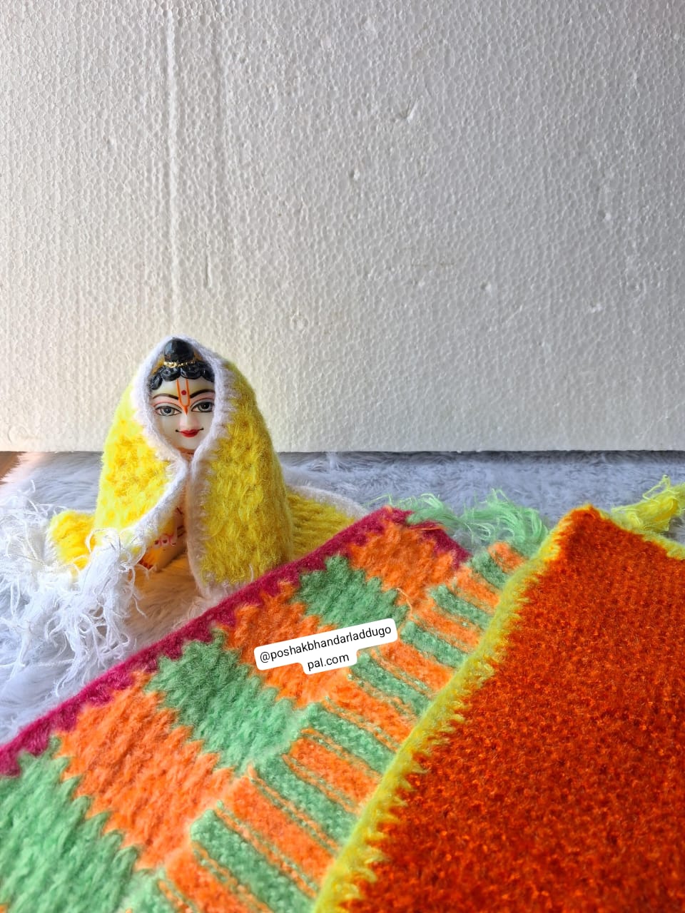 Woolen handnitted shawl